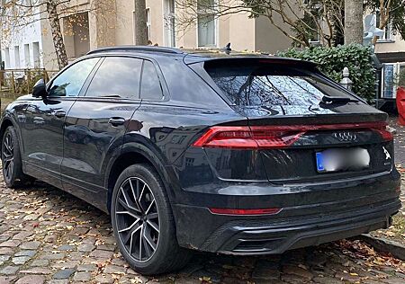 Audi Q8 55 TFSI quattro tiptronic