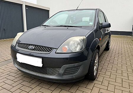 Ford Fiesta 1.4 Klima Scheckheft Allwetterreifen TÜV NEU