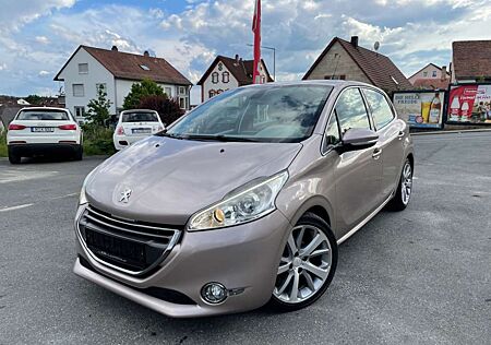 Peugeot 208 Allure/KLIMAAUT/SITZHEIZUNG/17"ALU/SPORTSITZ