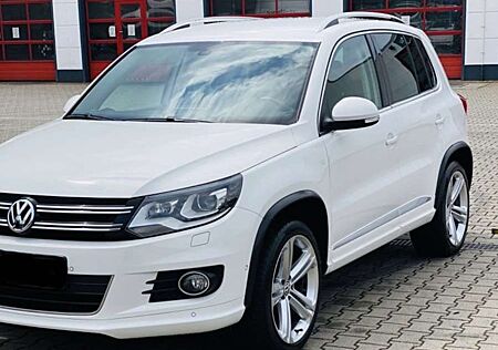 VW Tiguan Volkswagen 2.0 TDI DPF 4Motion DSG Sport & Style