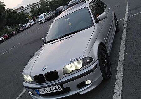 BMW 330i 330