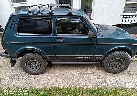 Lada Niva 1.7i Only