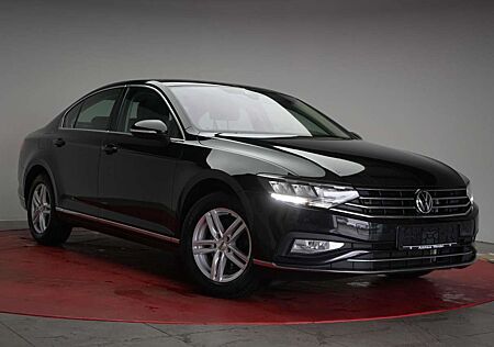 VW Passat Volkswagen 2.0 TSI DSG Elegance Navi/ACC/Kamera/Virt