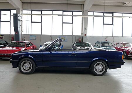BMW 325i 325 Cabrio, Scheckheft-gepflegter Topzustand