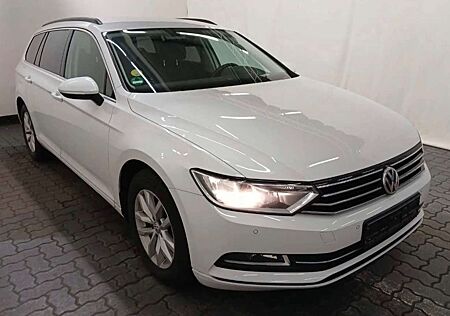 VW Passat Variant Volkswagen Comfortline *NAVI*DSG*AHK*SHZ*