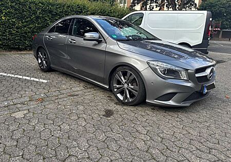 Mercedes-Benz CLA 180 *SPORTFAHRWERK* *NIGHT-PAKET*