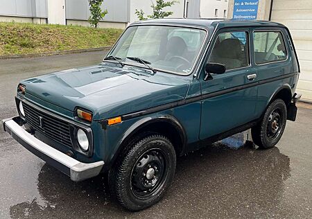 Lada Niva 4*4 Only Allrad AHK Servo