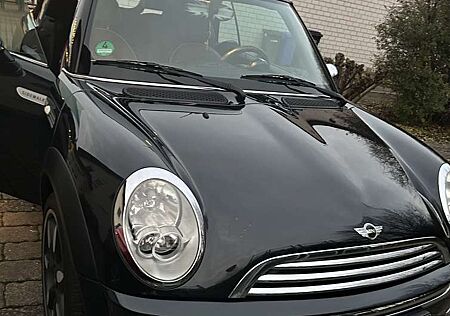 Mini One Cabrio Sidewalk