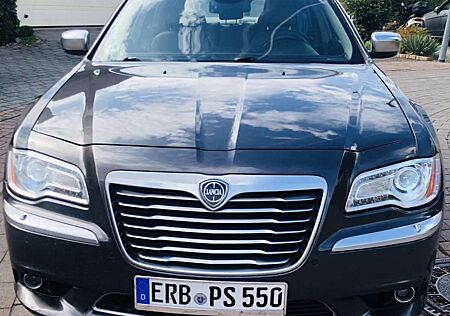 Lancia Thema Neue TÜV. Allwetter auf 21 Zoll.