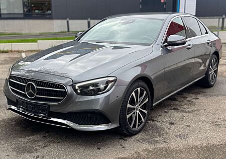 Mercedes-Benz E 300 de Lim. Avantgarde HUD KAM AMBI AHK LED