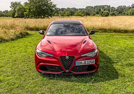 Alfa Romeo Giulia 2.9 V6 Bi-Turbo AT8 Quadrifoglio