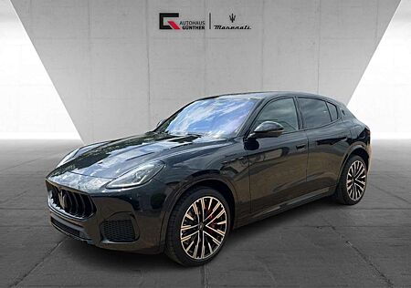 Maserati Grecale Modena Voll Chevron Luft Pano Sitzbel.