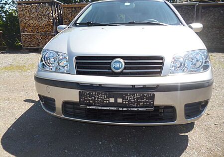 Fiat Punto 1.2 8V Dynamic,Klima,2.Hand,Scheckheft,TÜV09/26