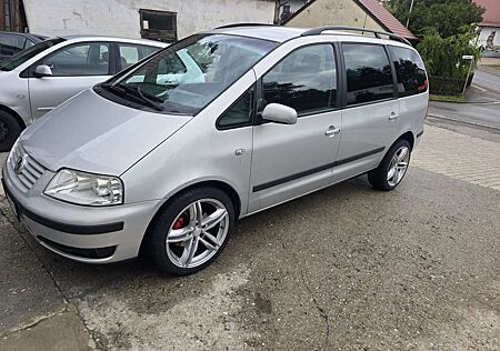 VW Sharan Volkswagen 1.9 TDI Tour