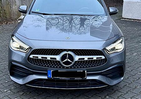 Mercedes-Benz GLA 200 7G-DCT AMG Line