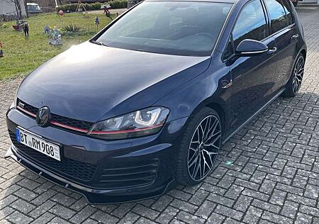 VW Golf GTI Volkswagen