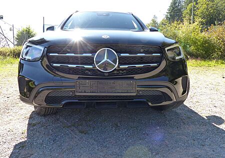Mercedes-Benz GLC 300 e 4Matic 9G-TRONIC "Night Design"