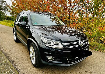 VW Tiguan Volkswagen 2.0 TDI SCR BlueMotion Techn Lounge Sport