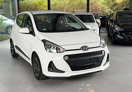 Hyundai i10 Classic-Navi-Automatik-PDC-SHZ