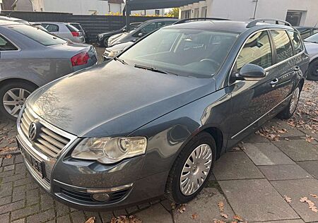 VW Passat Variant Volkswagen Comfortl.,Klima,Navi,SHZ,TÜV Neu