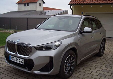 BMW iX1 eDrive20 M Sportpaket