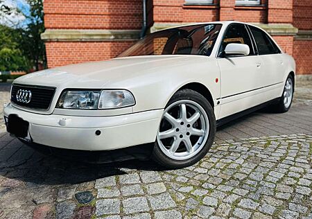Audi A8 4.2 quattro 1.Hand Vollausstattung