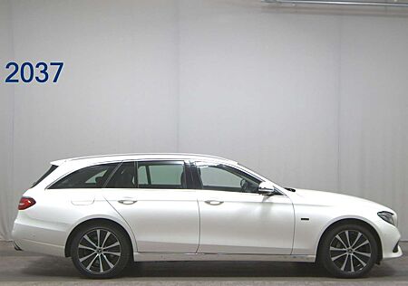 Mercedes-Benz E 300 de T Avantgarde ACC AHK LED Navi RFK