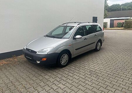 Ford Focus 1.6 Ghia Autom.