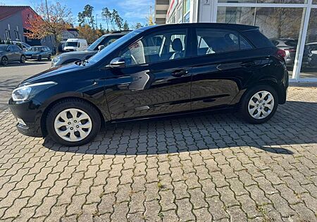 Hyundai i20 Basis - AUTOMATIK - TÜV Neu - Scheckheft -