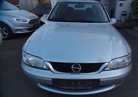 Opel Vectra 1.8 16V Edition 2000 TÜV 3.27 Limousine