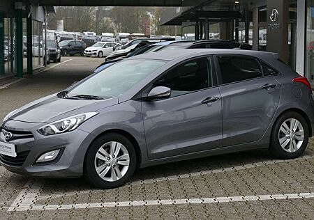 Hyundai i30 1.4 Navigation*BLUETOOTH*KAMERA*PDC*