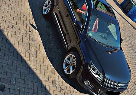 VW Tiguan Volkswagen 2.0 TDI DPF 4Motion BlueMotion Techn. DSG Exclusiv