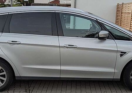 Ford S-Max 1.5 Eco Boost Start-Stopp Titanium