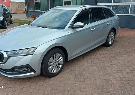Skoda Octavia Combi Ambition 2,0 TDI DSG -LED-Kamera-