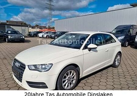 Audi A3 1.6 TDI Attraction"Lückenl.S-Heft"8fach bereift