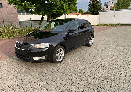 Skoda Rapid /Spaceback 1.6 TDI Spaceback/Tempomat/Xenon/Navi