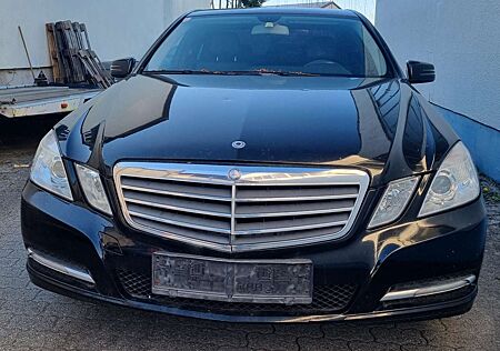 Mercedes-Benz E 200 CDI DPF BlueEFFICIENCY 7G-TRONIC