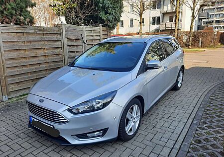 Ford Focus Turnier Turnier 1.0 EcoBoost Titanium