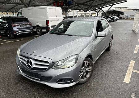 Mercedes-Benz E 200 Avantgarde BlueTec*AUTO*NAVI*LED*PDC*