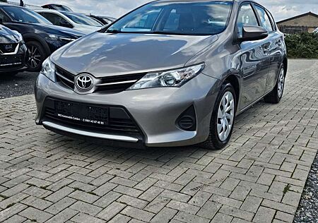 Toyota Auris Cool