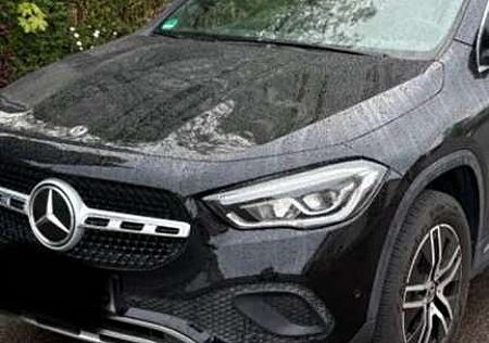 Mercedes-Benz GLA 200 7G-DCT Progressive