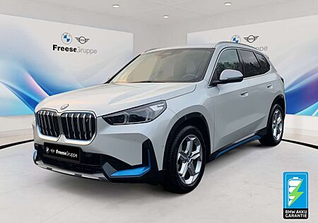 BMW iX1 xDrive30 xLine DAB LED Komfortzg. Shz