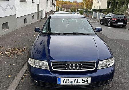 Audi A4 1.6