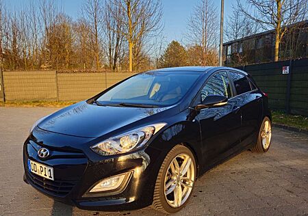 Hyundai i30 1.4 Fifa World Cup Edition Silver, TÜV NEU
