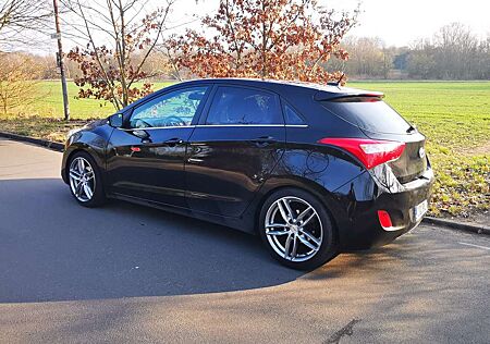Hyundai i30 1.4 Fifa World Cup Edition Silver, TÜV NEU