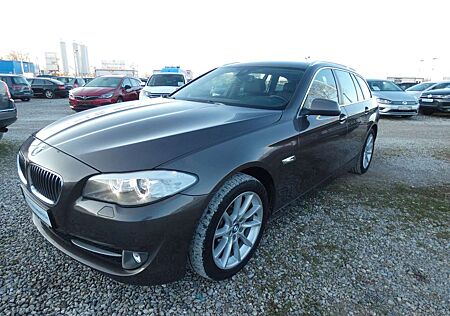 BMW 520 d Touring*Navi*Kamera*Leder*AHK*