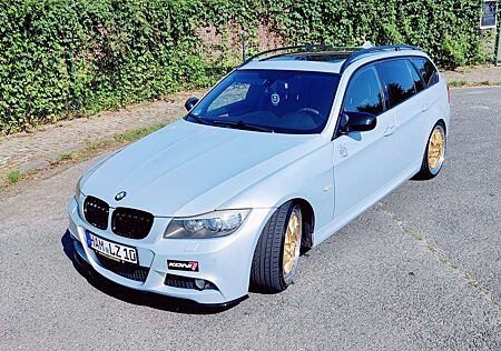 BMW 320d 320 xDrive DPF Touring Auto. M Paket