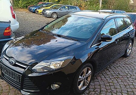 Ford Focus Champions Edition 2012 1.0 125PS Euro5 Tüv