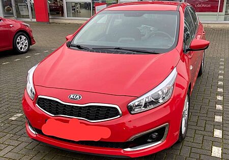 Kia Cee'd Ceed / Ceed 1.6 GDI Dream-Team Edition