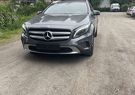 Mercedes-Benz GLA 220 CDI 7G-DCT